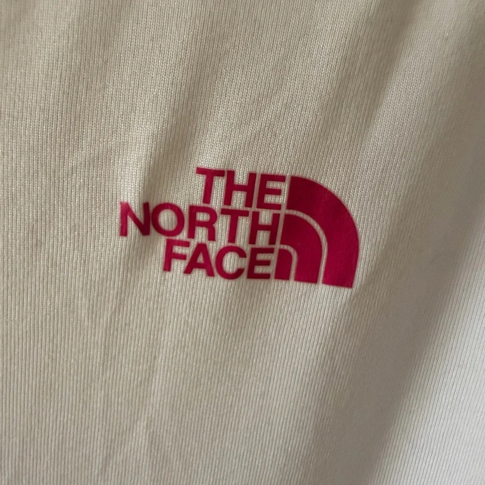 THE NORTH FACE SHORT SLEEVE REAXION AMP V-NECK T-SHIRT - Picture 3 of 4